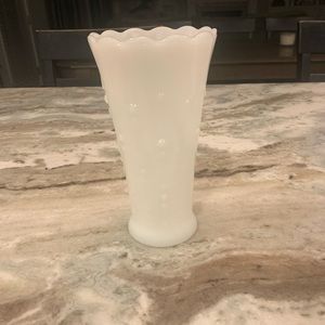 Vintage Anchor Hocking milk glass vase